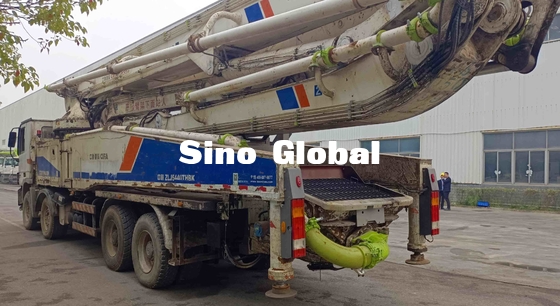 Zoomlion utilisé modèlent le camion de pompe concrète de 2013 56m avec Mercedes Benz Chassis