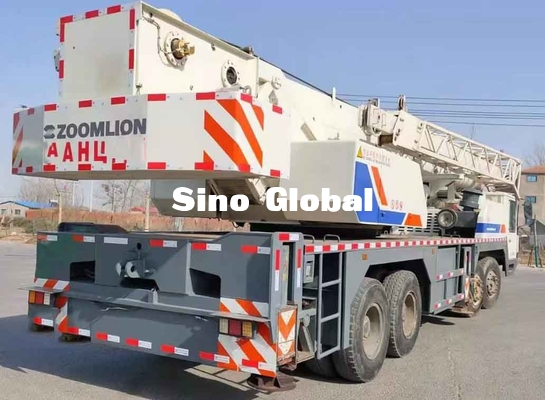 Zoomlion a employé le type droit de bras de la tonne QY50V532 de la grue 50 de camion