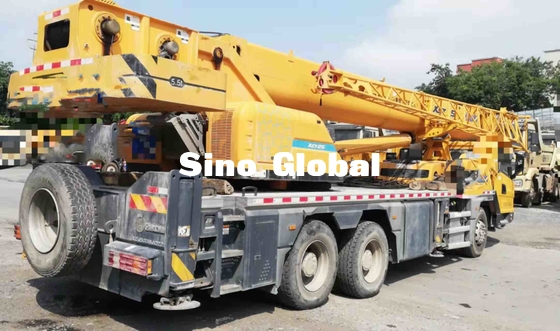 la 2ème grue XCMG de main 25 tonnes, a utilisé le camion a monté le diamètre de rotation des grues 21m